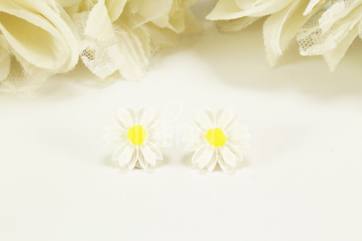 WHITE DAISY Flower FLATBACK Various Sizes