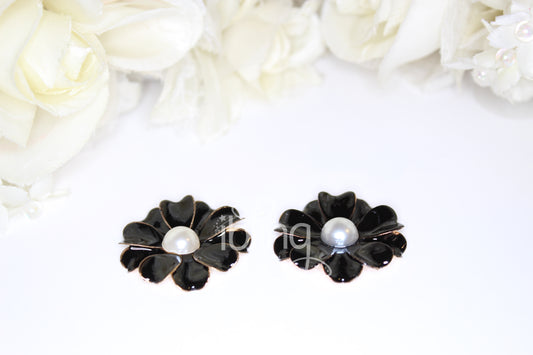 Enamel FLOWER with PEARL 33mm