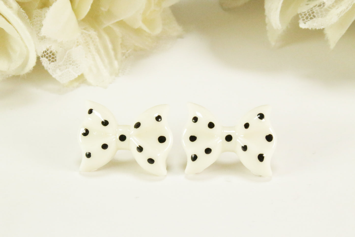 POLKA DOT Bow 28mm Flatback