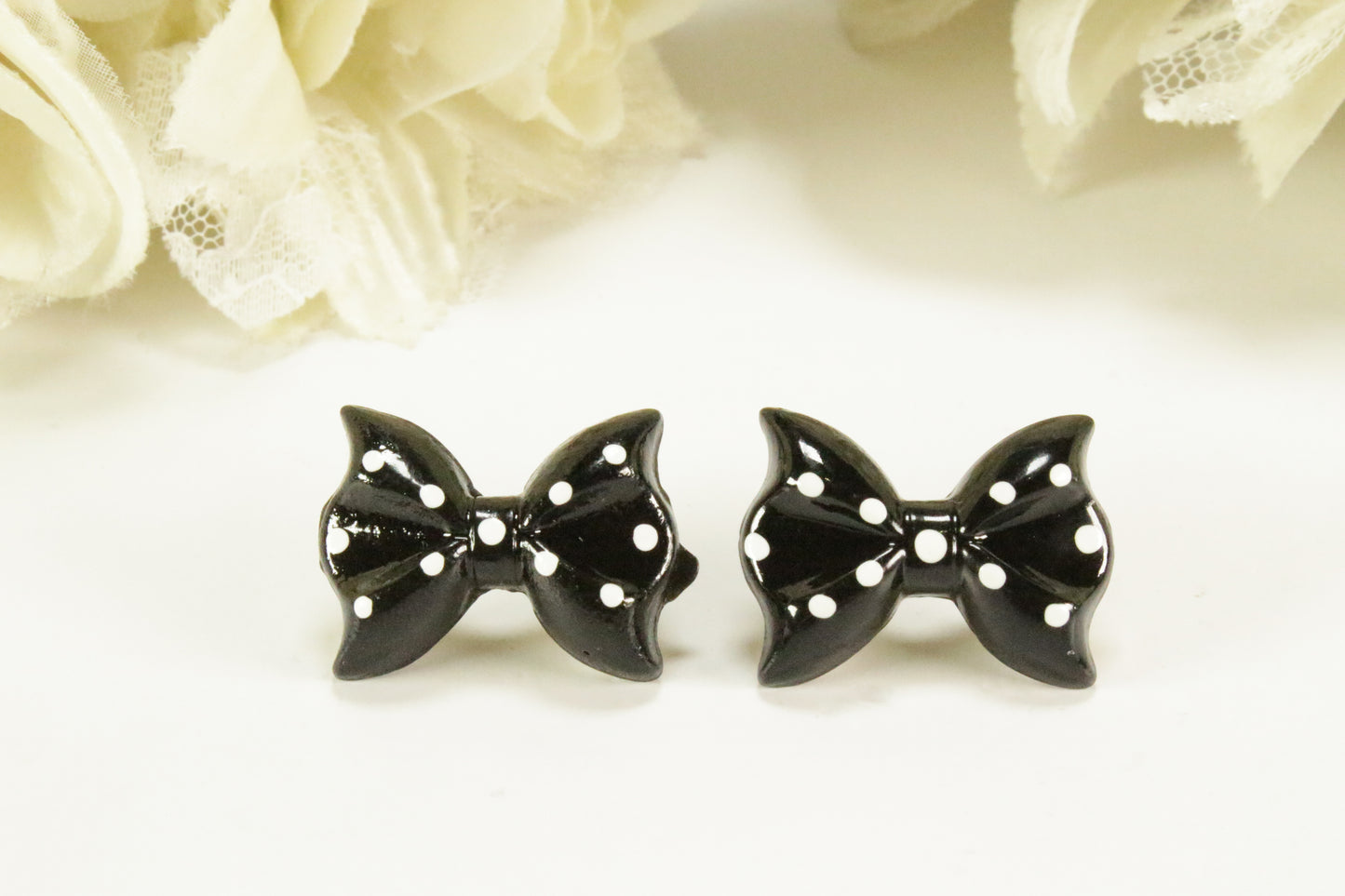 POLKA DOT Bow 28mm Flatback