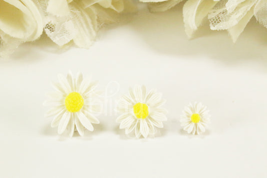 WHITE DAISY Flower FLATBACK Various Sizes