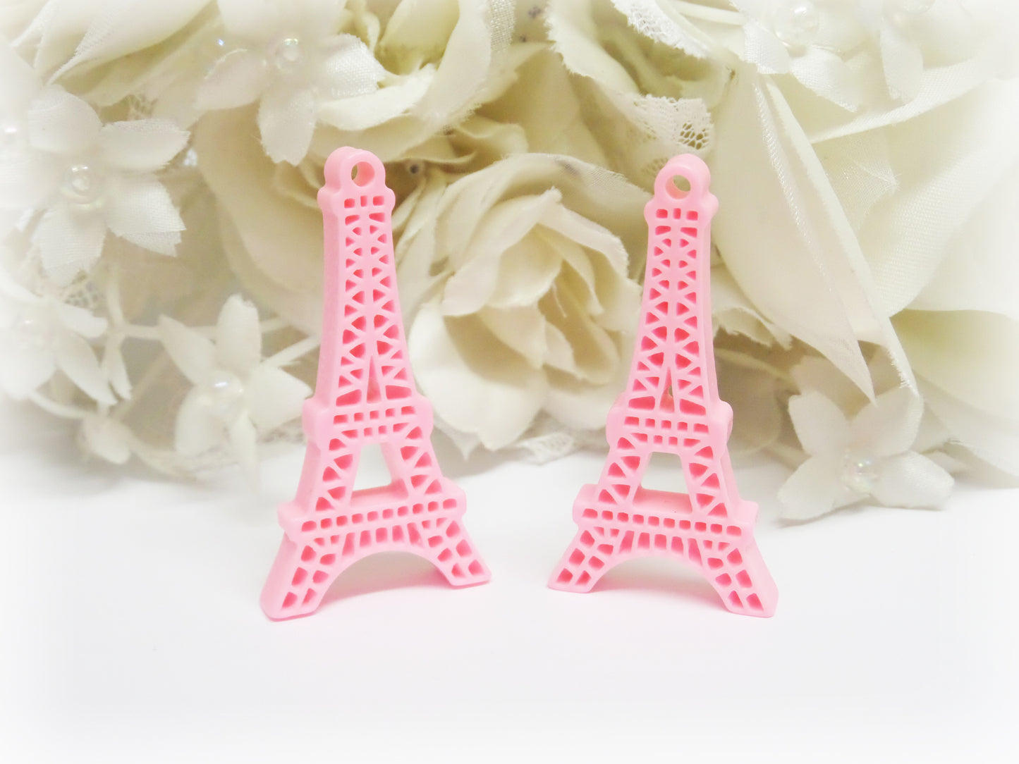 WHITE EIFFEL TOWER 45mm Flatback