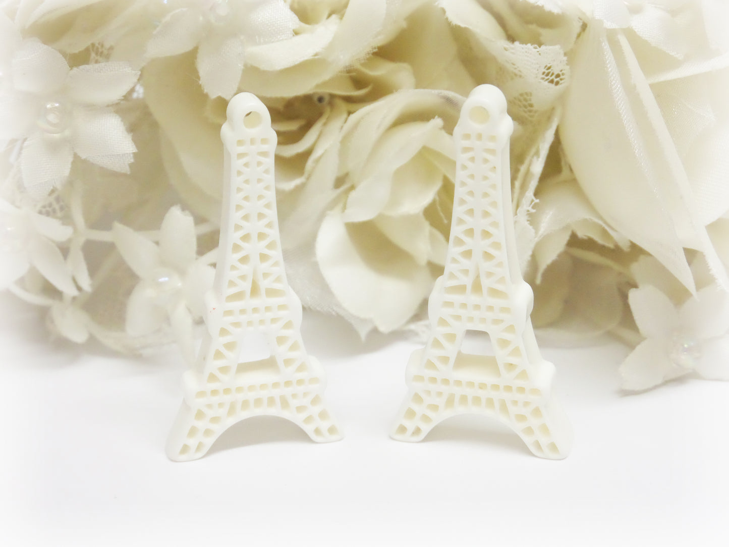 WHITE EIFFEL TOWER 45mm Flatback